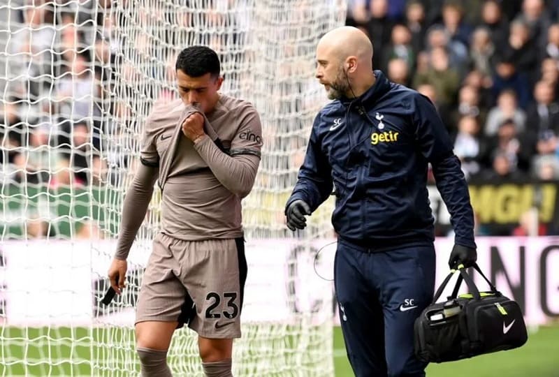 Đội bóng Tottenham có nguy cơ mất trụ cột Pedro Porro vì gặp chấn thương